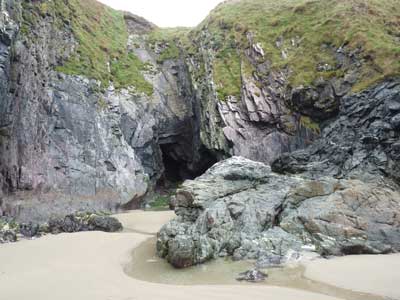 1---Ogof-Golchfa-cave.jpg