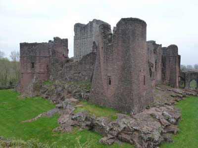5 Goodrich Castle.jpg